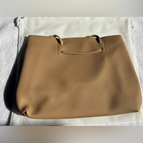 8 Other Reasons Slouchy Bucket Bag | Tan Vegan Leather - Tote NWT - Picture 3 of 10